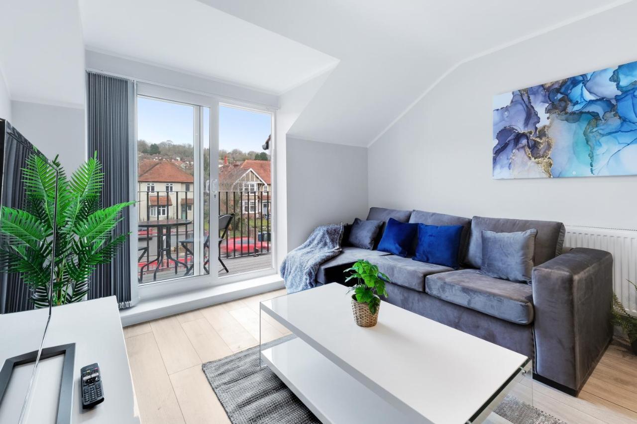 2 Bedroom Penthouse With Parking High Wycombe By 360Stays Kültér fotó