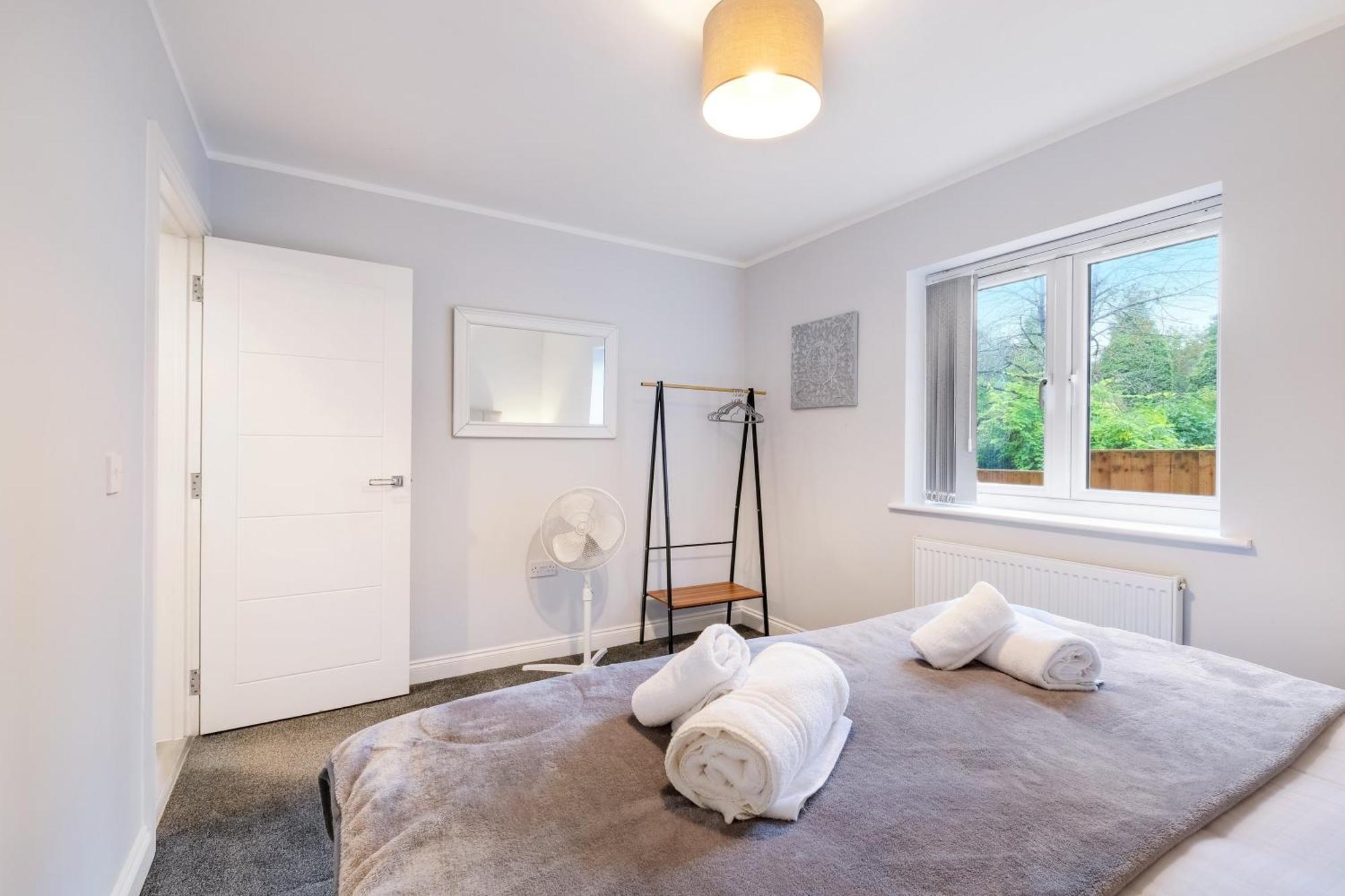 2 Bedroom Penthouse With Parking High Wycombe By 360Stays Kültér fotó