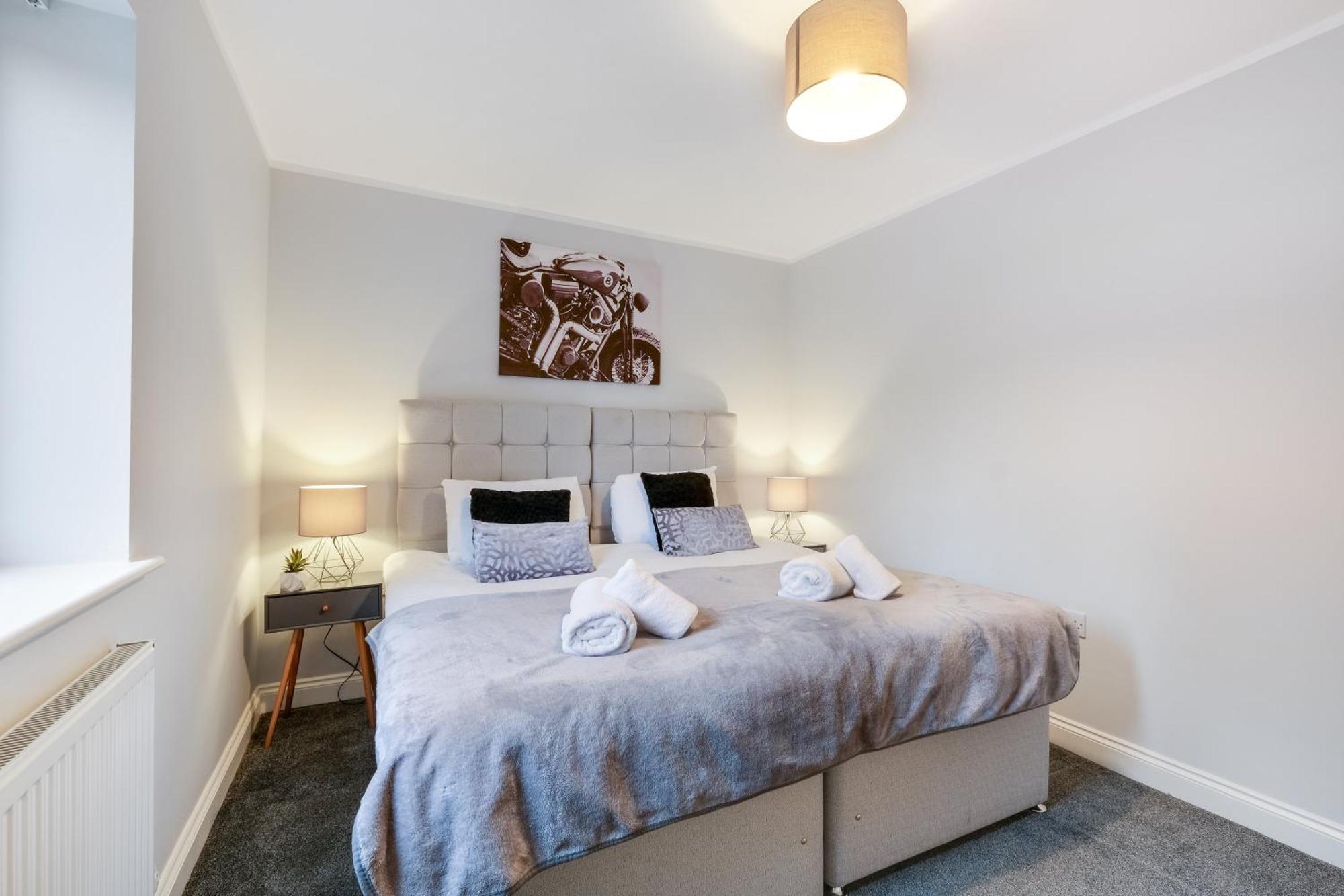 2 Bedroom Penthouse With Parking High Wycombe By 360Stays Kültér fotó