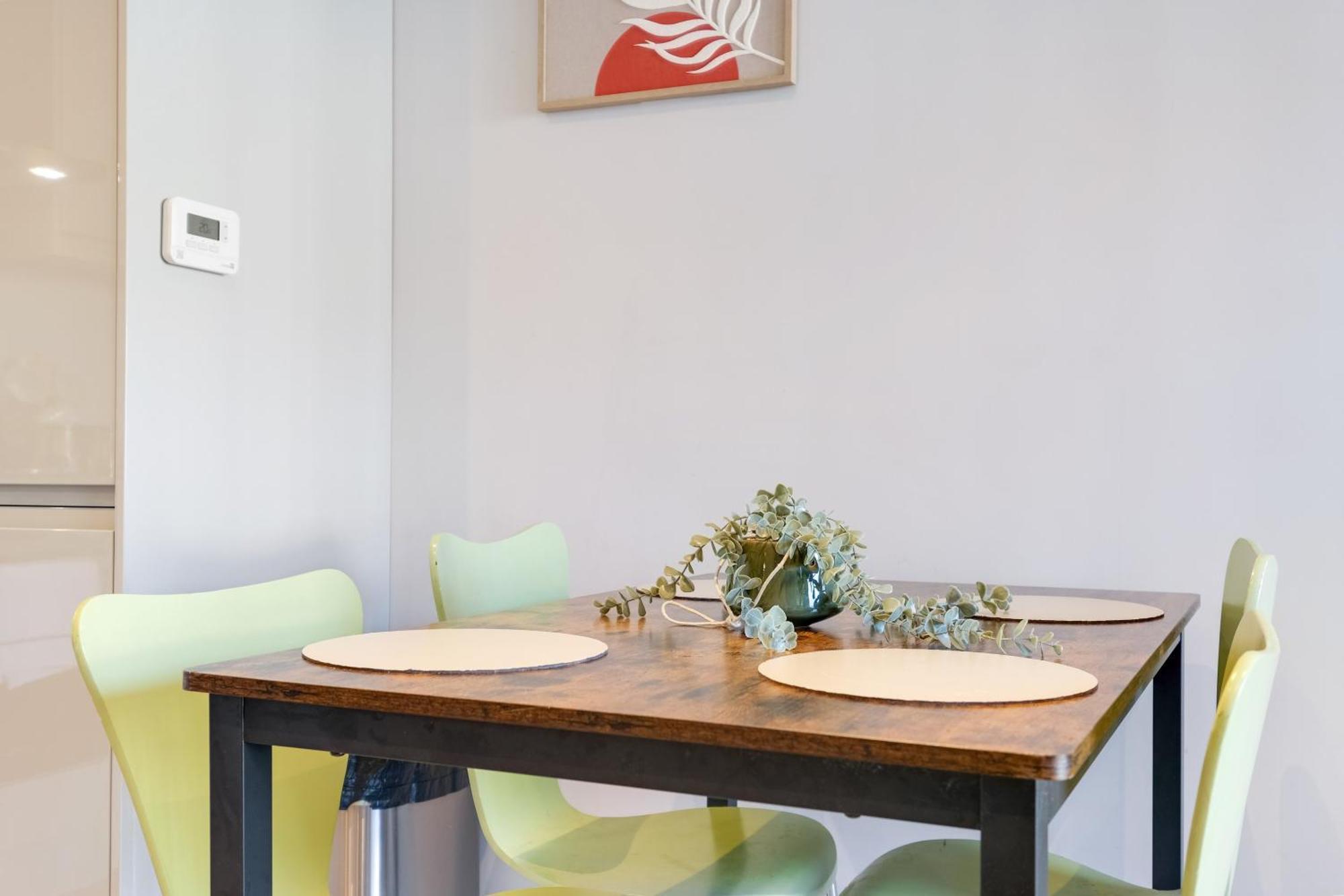 2 Bedroom Penthouse With Parking High Wycombe By 360Stays Kültér fotó