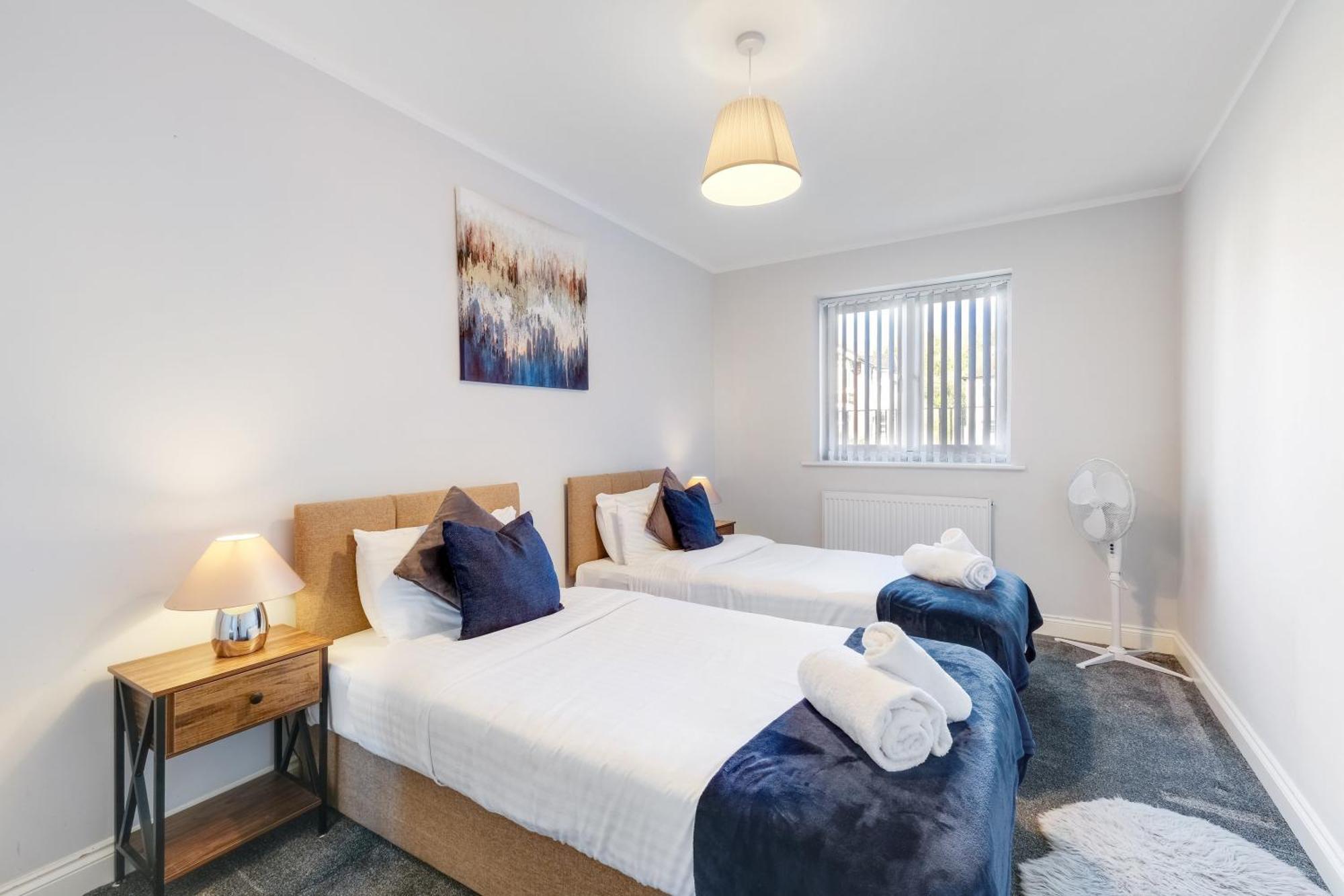 2 Bedroom Penthouse With Parking High Wycombe By 360Stays Kültér fotó