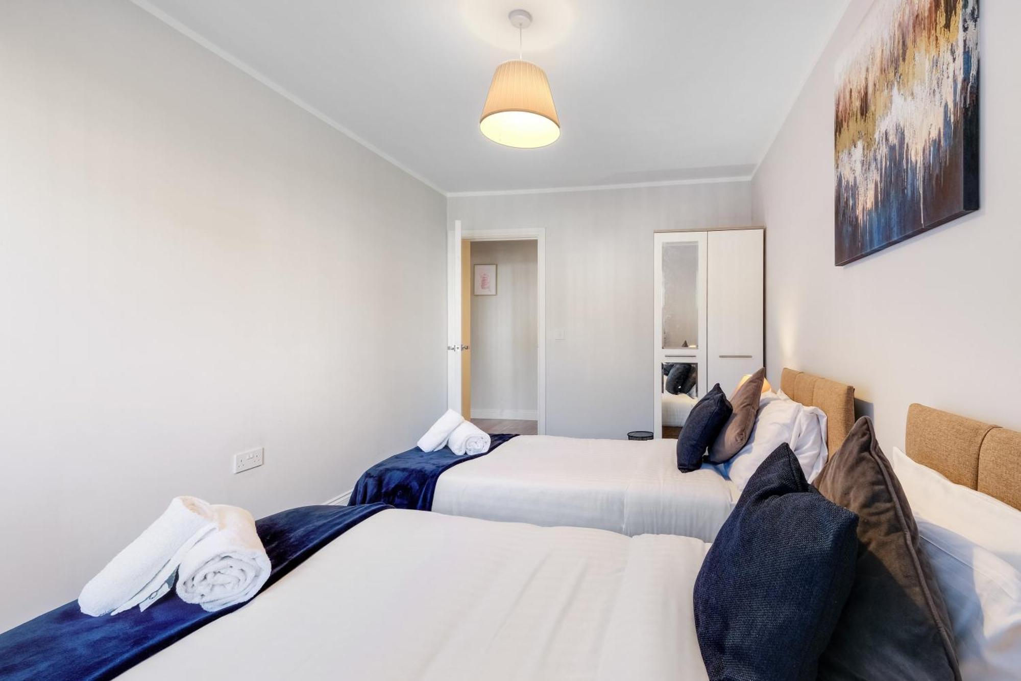 2 Bedroom Penthouse With Parking High Wycombe By 360Stays Kültér fotó